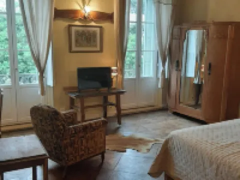 MAISON MARIE-LOUISE Hotels in Moux