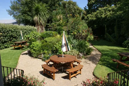 Grange Lodge Hotel Отели в г. Saint Peter Port