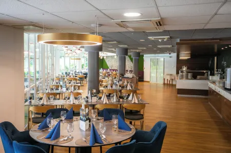 Ambient Hotel & Aroma Spa Отели рядом с достопримечательностью «Kiraly utca»