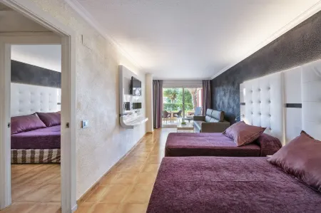 Salles Hotels Marina Portals Отели в г. Кальвия