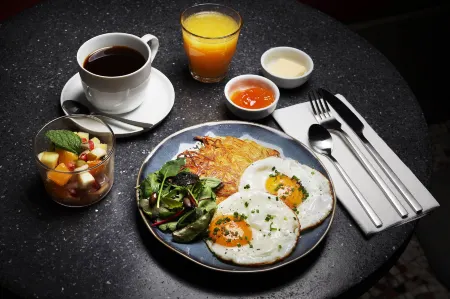 French Theory Hotel & Restaurant Отели рядом с достопримечательностью «Люксембургский сад»