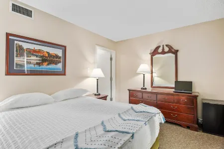 Top Floor Standard Suite Bay View