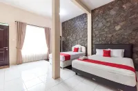 紅多茲酒店-蘇加諾哈達英達 鄰近DUCK RC DDR的酒店