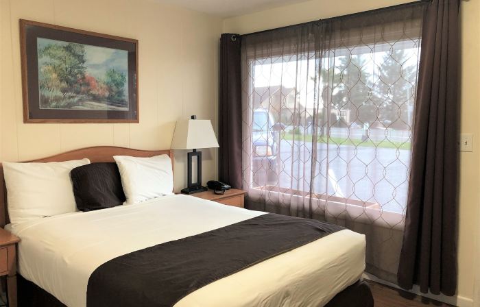 Blue Coast Inn & Suites