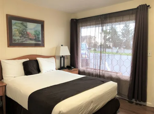 Blue Coast Inn & Suites Hotels in Brookings