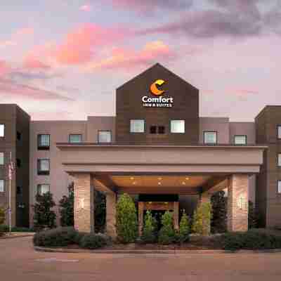 Comfort Inn & Suites Hotel Exterior