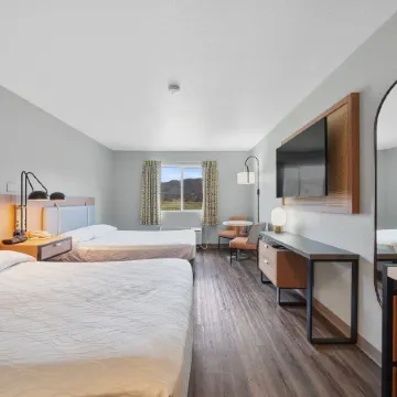 Garibaldi Inn at the Bay