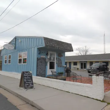 Wachapreague Inn - Motel Rooms