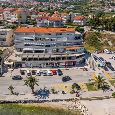 Sea View Luxury Rooms Seven of Nine Отели рядом с достопримечательностью «Торговый центр City Center One Split»