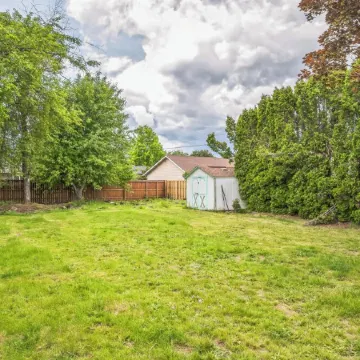 Portland Charming, fully furnished, private, quiet and pets friendly Home.