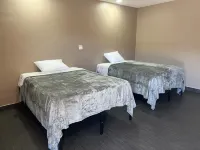 Pomona Inn Hotels in Pomona