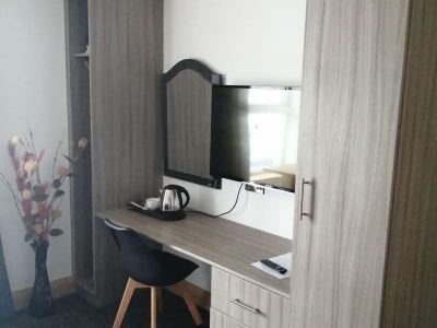 Reveller Bar Lodgings