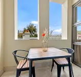 Kozyguru | Chippendale | Kozy Clean 1Bed Apt Hotels in Chippendale