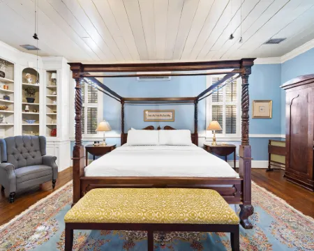 The Inn on North Jefferson Hotels in Baldwin County