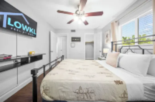 The Victor Apartments by Lowkl Hotels in Oakland Park