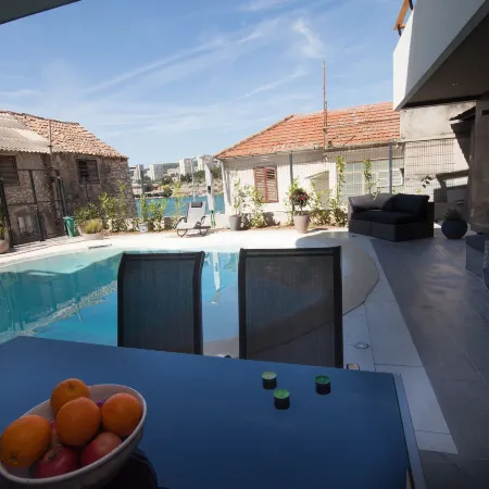 Basic Mansion Plus with Swimming Pool & Free Parking