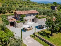 Nonno Giulivo Farmhouse Tuscan Sanctuary Hotels in Capannori