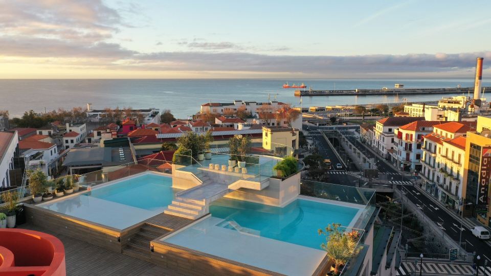Three House Hotel