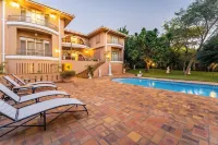 The Victorian Manor - Private Pools