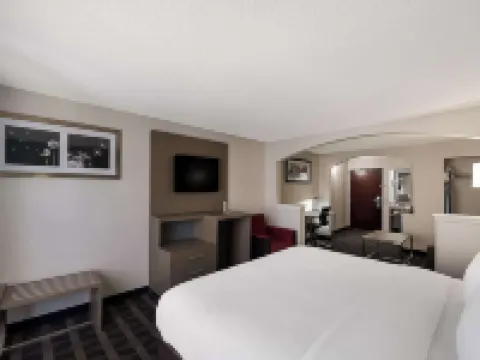 Quality Inn & Suites DFW Airport South Hotels in Irving