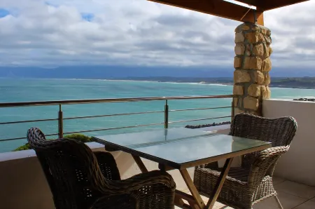 Kleinzee Oceanfront Guesthouse Отели в г. Greater Hermanus
