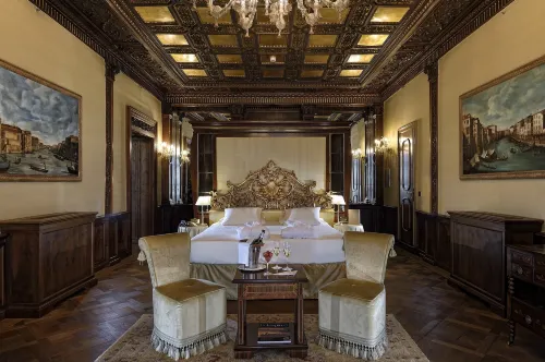 Ai Reali di Venezia, an SLH Hotel