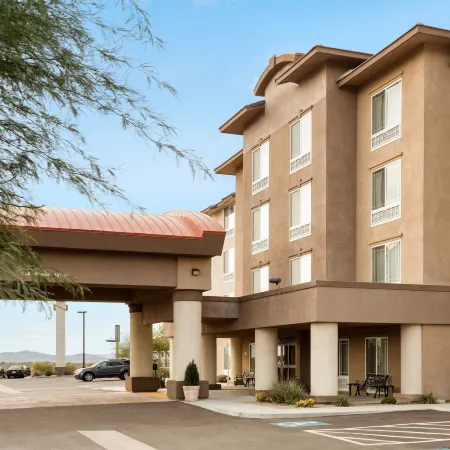 Holiday Inn & Suites BARSTOW by IHG