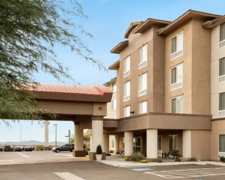 Holiday Inn & Suites BARSTOW by IHG Hotels in Barstow