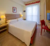 레지던스 이 트리아놀리 V Lounge Beach 주변 호텔