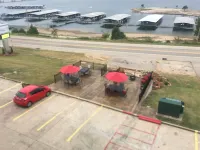 Lake Norfork Resort - parking