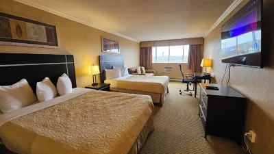 The George Dawson Inn & Conference Centre Các khách sạn gần Dawson Creek Kin Arena