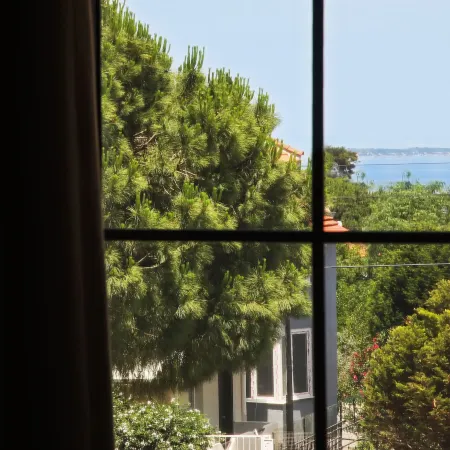 Huzurla Otel