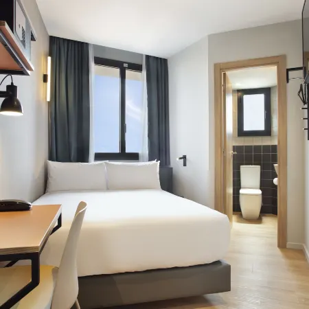 Hotel Brick Barcelona Отели рядом с достопримечательностью «Олимпийский стадион Барселоны»