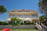 Villa Kastel Các khách sạn ở Vir
