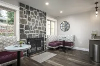 Candle Light Inn Hotels in Carmel-by-the-Sea