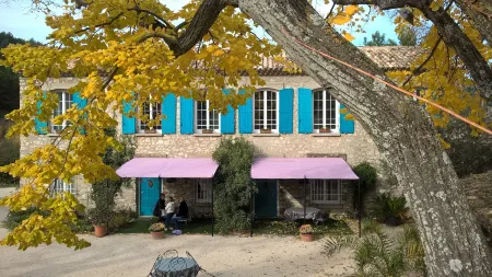 Bastide de La Lézardière Отели в г. Кабриер-д'Авиньон