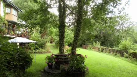 Cilbrwyn Countryside Retreat Отели в г. Блэенхонддан