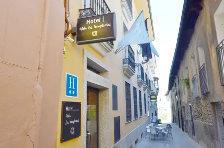 Hotel Los Templarios Отели в г. Бьерсо