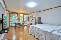 Bellus-Rose Pension Gyeongju Hôtels à : 