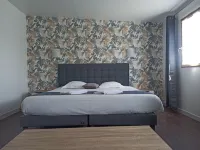 Brit Hotel l'Arrivée Guingamp