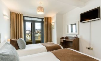 Beachfront Penthouse Apartment with Wrap-Around Balconies and Panoramic Sea Views