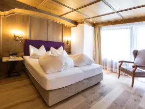 伊莉薩白尊貴私人度假酒店