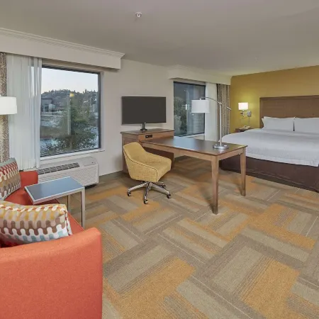 Hampton Inn & Suites Hood River