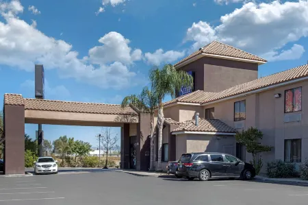 Sleep Inn & Suites Bakersfield North Отели рядом с Аэропорт Медоус Филд