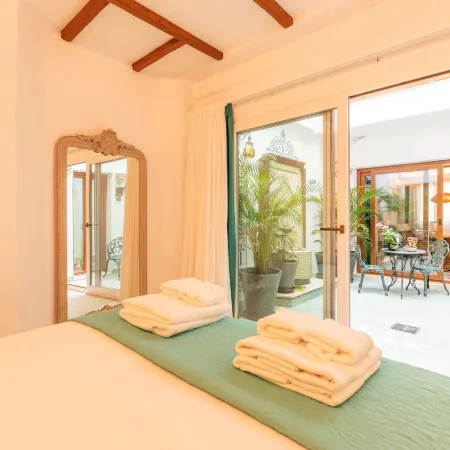 Casa Esmeralda - Luxury Boutique Apartments Old Town