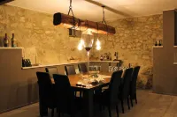 Arco di Vino - Tourist Location Hotels in Negrar di Valpolicella