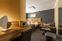 Hotel Residence Europe & Spa Hotels in Clichy