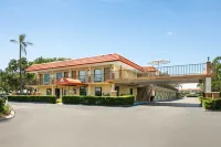 Days Inn by Wyndham Clearwater/Gulf to Bay