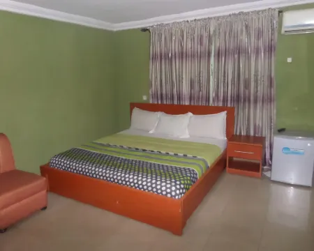 Terris Hotel and Suites โรงแรมในOjodu