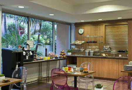 Residhome Nice Promenade Отели рядом с достопримечательностью «Musee Prieure du Vieux Logis»